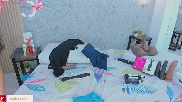 Snapshot of sabrina_shark_ chatting on 11/18/25, 03:23 sabrina shark online show from 11/18/25, 03:23