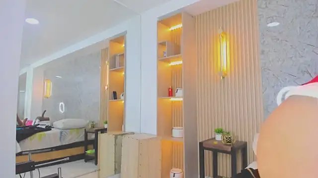 Snapshot of sabrina_shark_ chatting on 12/01/25, 02:38 sabrina shark online show from 12/01/25, 02:38