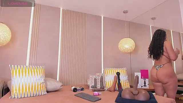 sabrina shark  online show from 04/07/26, 12:00