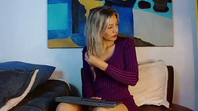 Snapshot of alana_valdiri chatting on 02/06/25, 09:17 alana valdiri online show from 02/06/25, 09:17