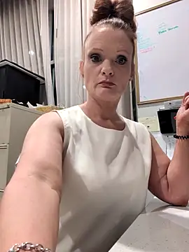 sexiginger22 online show from 04/19/26, 09:52