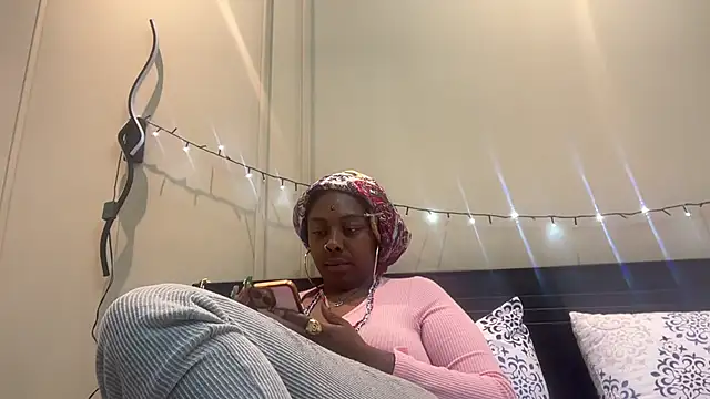 ChocolateCakeQueen online show from 01/13/25, 02:18