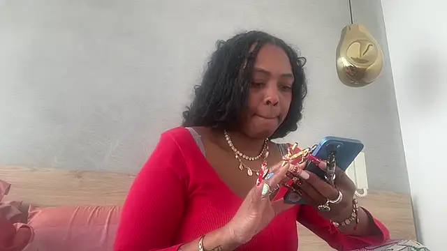 ChocolateCakeQueen online show from 04/04/26, 06:16