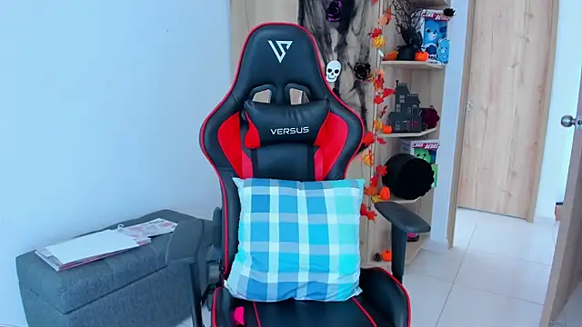  amanda seyfried19 online show from 10/23/25, 05:01