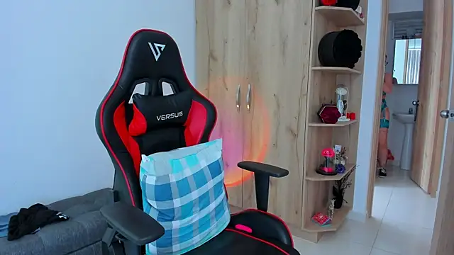  amanda seyfried19 online show from 02/17/26, 04:13