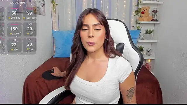 HazzelGray online show from 02/14/25, 04:41