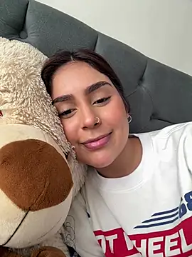 HazzelGray online show from 02/27/25, 03:26