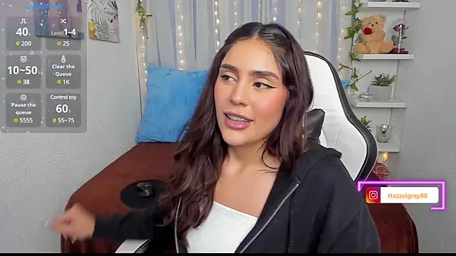 HazzelGray online show from 03/12/25, 06:11