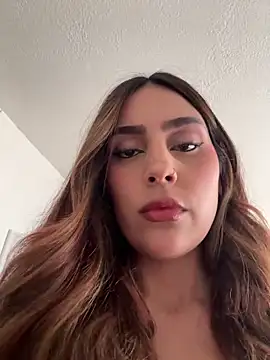 HazzelGray online show from 02/04/26, 03:51