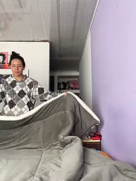 hannahb-e online show from 04/16/26, 03:46