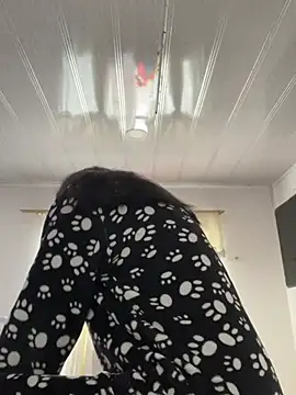 hannahb-e online show from 04/23/26, 02:08