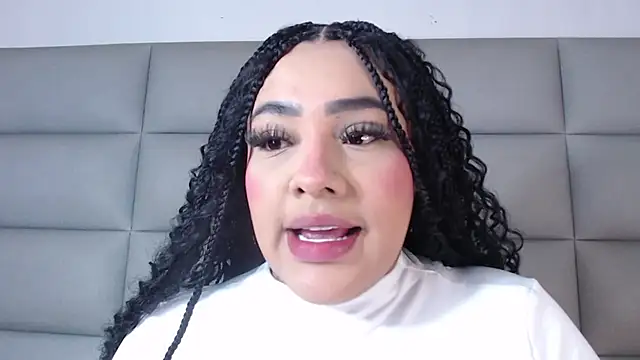Snapshot of emily_brontee_ chatting on 01/06/25, 01:19 emily brontee online show from 01/06/25, 01:19