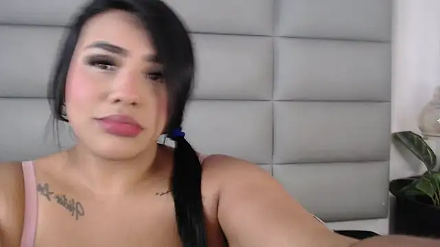 Snapshot of emily_brontee_ chatting on 03/14/25, 01:35 emily brontee online show from 03/14/25, 01:35
