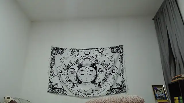 Snapshot of AlinaWoolf_ chatting on 12/26/24, 01:51 AlinaWoolf  online show from 12/26/24, 01:51