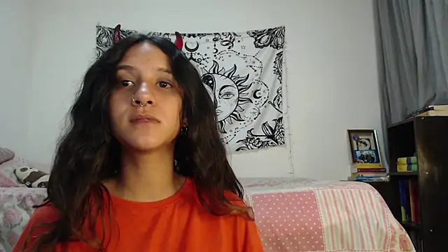 Snapshot of AlinaWoolf_ chatting on 01/11/25, 02:41 AlinaWoolf  online show from 01/11/25, 02:41