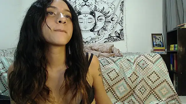 Snapshot of AlinaWoolf_ chatting on 02/02/25, 06:48 AlinaWoolf  online show from 02/02/25, 06:48