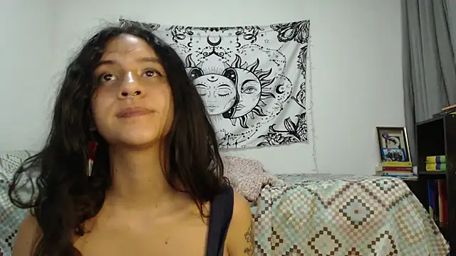 Snapshot of AlinaWoolf_ chatting on 02/02/25, 09:51 AlinaWoolf  online show from 02/02/25, 09:51