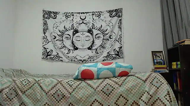 Snapshot of AlinaWoolf_ chatting on 02/09/25, 04:14 AlinaWoolf  online show from 02/09/25, 04:14