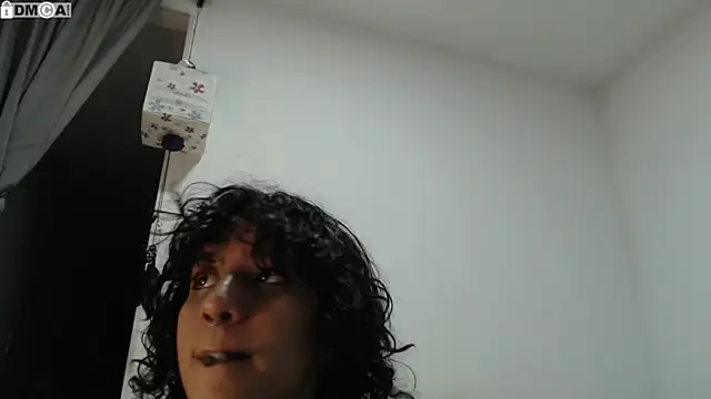 Snapshot of AlinaWoolf_ chatting on 09/15/25, 03:06 AlinaWoolf  online show from 09/15/25, 03:06