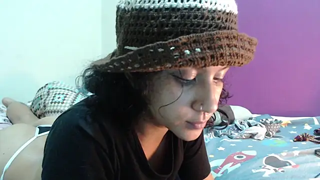 Snapshot of AlinaWoolf_ chatting on 05/14/26, 06:20 AlinaWoolf online show from 05/14/26, 06:20