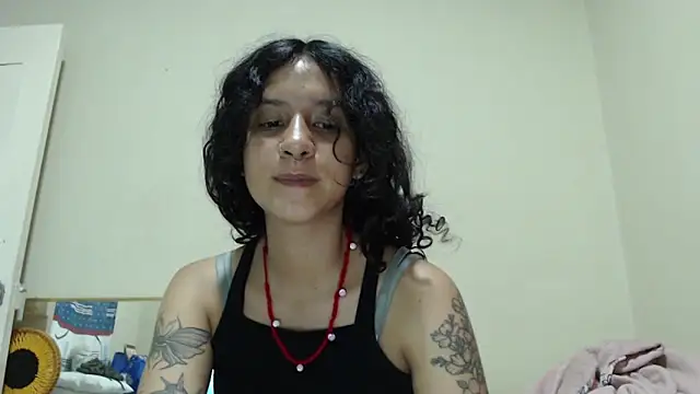 Snapshot of AlinaWoolf_ chatting on 06/23/26, 02:53 AlinaWoolf online show from 06/23/26, 02:53