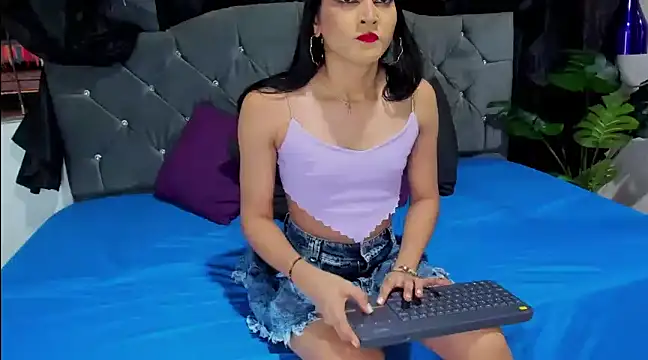 Snapshot of Cataleya_divine chatting on 01/18/25, 11:00 Cataleya divine online show from 01/18/25, 11:00