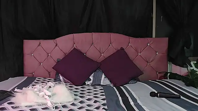 Snapshot of Cataleya_divine chatting on 10/15/25, 11:10 Cataleya divine online show from 10/15/25, 11:10