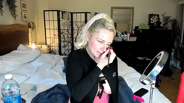 Snapshot of AlwaysAffirming chatting on 10/22/25, 08:52 AlwaysAffirming online show from 10/22/25, 08:52