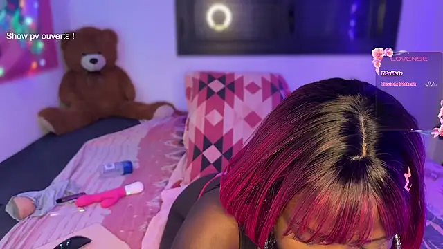 Snapshot of Miss-syanaa chatting on 03/03/25, 09:26 Miss-syanaa online show from 03/03/25, 09:26