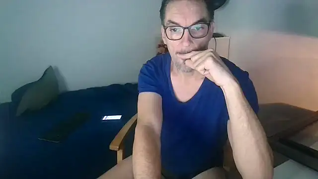 Snapshot of francky-libertin chatting on 01/21/25, 12:04 francky-libertin online show from 01/21/25, 12:04