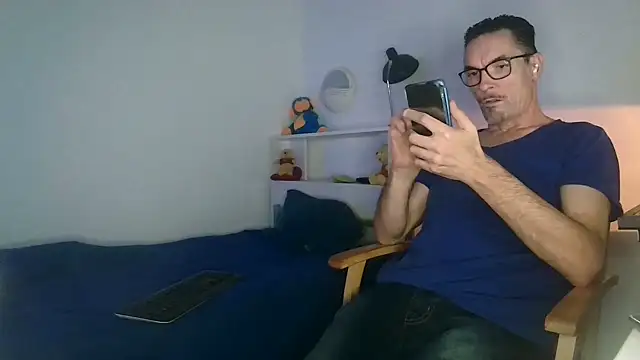 Snapshot of francky-libertin chatting on 01/22/25, 08:17 francky-libertin online show from 01/22/25, 08:17