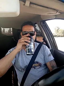 hecwil8 online show from 12/18/25, 12:00