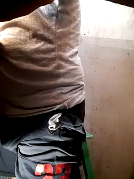 hecwil8 online show from 04/22/26, 06:31