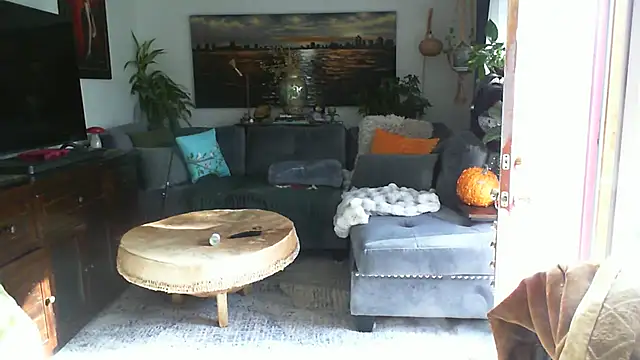 CeceilaMoon online show from 11/10/25, 08:41