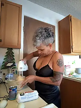 CeceilaMoon online show from 01/10/26, 04:53