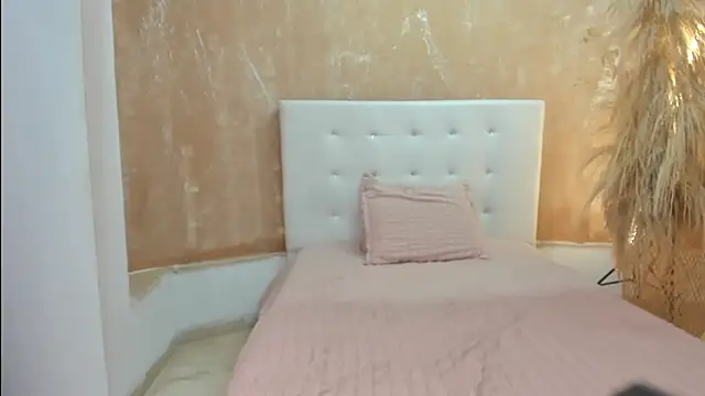 shenielxx online show from 02/25/25, 01:39