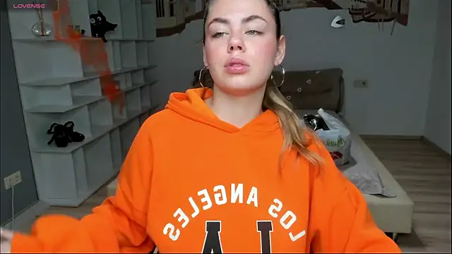 IsabellaBler online show from 10/24/25, 06:54