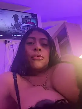 Snapshot of canela_10 chatting on 10/25/25, 02:19 canela 10 online show from 10/25/25, 02:19