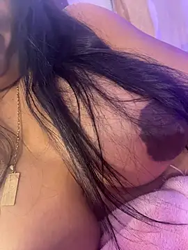 Snapshot of canela_10 chatting on 10/31/25, 04:57 canela 10 online show from 10/31/25, 04:57