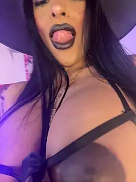 Snapshot of canela_10 chatting on 11/01/25, 03:08 canela 10 online show from 11/01/25, 03:08