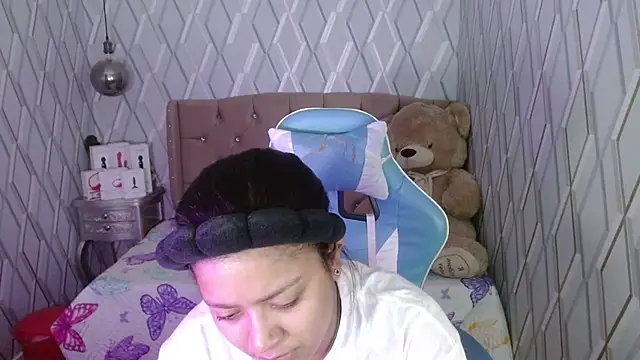Snapshot of NicolleTaylor chatting on 02/25/25, 03:20 NicolleTaylor online show from 02/25/25, 03:20