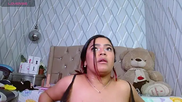 Snapshot of NicolleTaylor chatting on 02/28/25, 07:26 NicolleTaylor online show from 02/28/25, 07:26