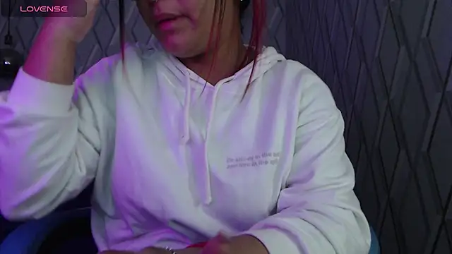 Snapshot of NicolleTaylor chatting on 03/12/25, 03:02 NicolleTaylor online show from 03/12/25, 03:02