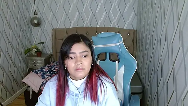 Snapshot of NicolleTaylor chatting on 03/23/25, 02:37 NicolleTaylor online show from 03/23/25, 02:37