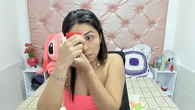 KatiaMoore online show from 12/01/25, 11:37