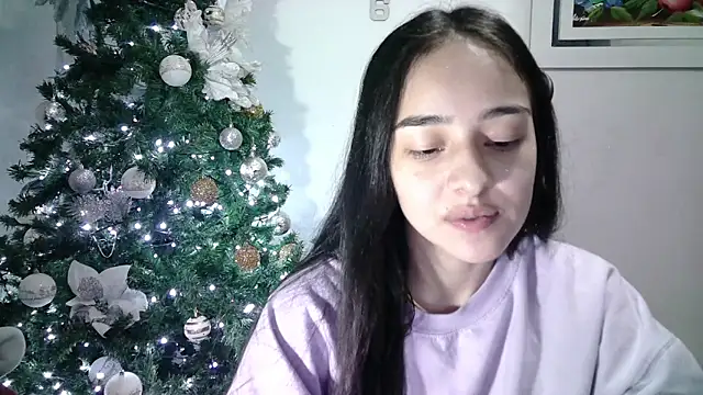 Snapshot of aineangeel chatting on 12/19/24, 01:07 aineangeel online show from 12/19/24, 01:07