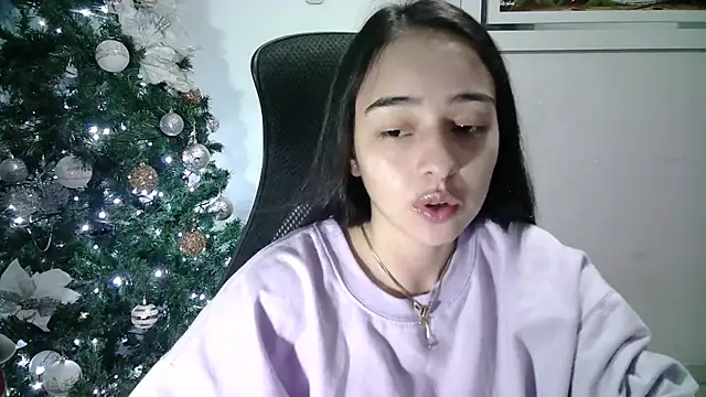 Snapshot of aineangeel chatting on 12/29/24, 11:50 aineangeel online show from 12/29/24, 11:50