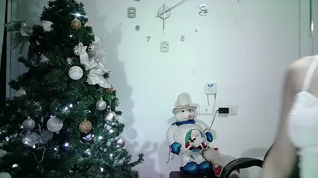 Snapshot of aineangeel chatting on 02/05/25, 12:10 aineangeel online show from 02/05/25, 12:10