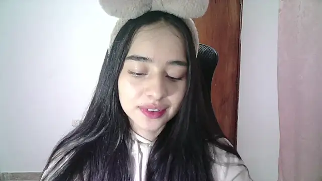 Snapshot of aineangeel chatting on 09/09/25, 12:32 aineangeel online show from 09/09/25, 12:32