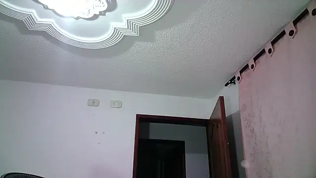 Snapshot of aineangeel chatting on 09/21/25, 01:07 aineangeel online show from 09/21/25, 01:07